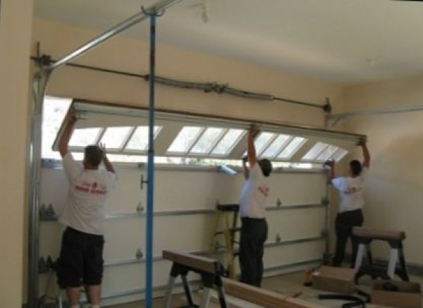 Photo of Монтаж секционных гаражных ворот своими руками