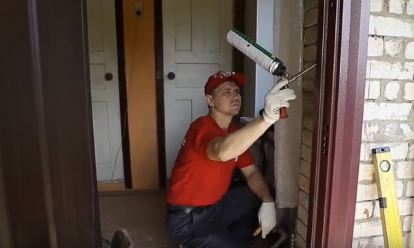 Photo of Устанавливаем входную дверь самостоятельно